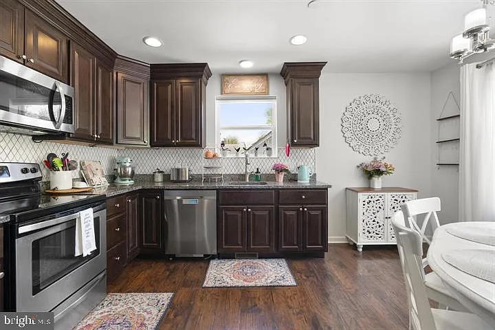 465 Carvel Beach Rd — Photo 9
