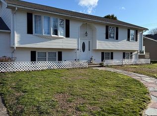 16 Lapa Farm Rd, Chicopee, MA 01013