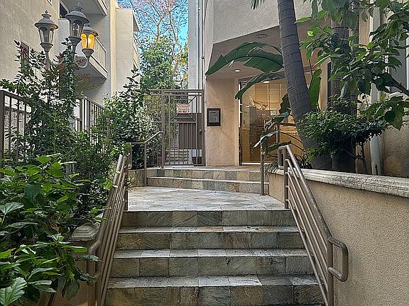 3rd image of 1722 Malcolm Ave APT 206