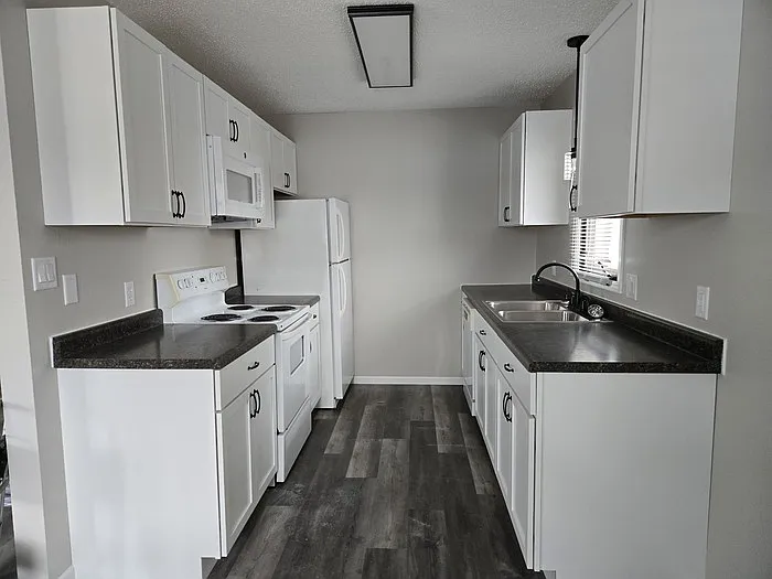 700 Great Plains Ct #UPPER LEVEL — Photo 3