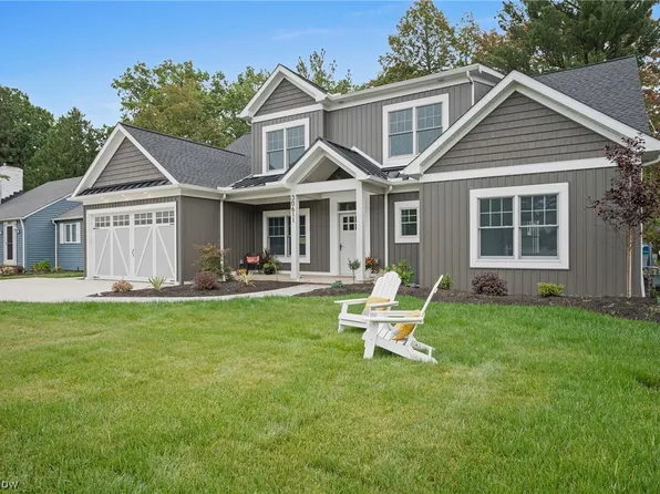 30611 Winston Dr, Bay Village, OH 44140