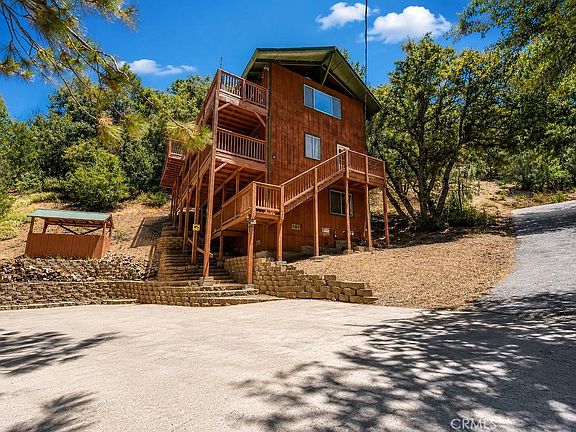 2nd image of 1412 Lassen Way