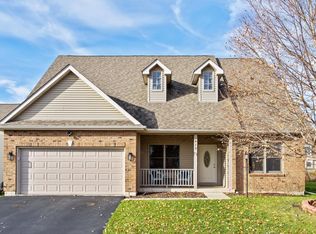 1410 Sandpiper Ln, Woodstock, IL 60098
