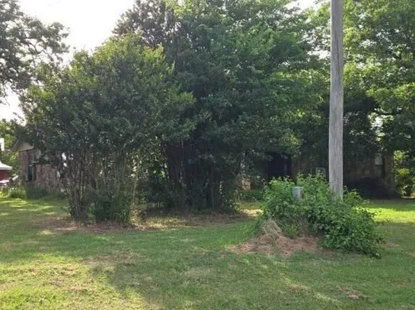 411 S Grand Ave, Mannsville, OK 73447