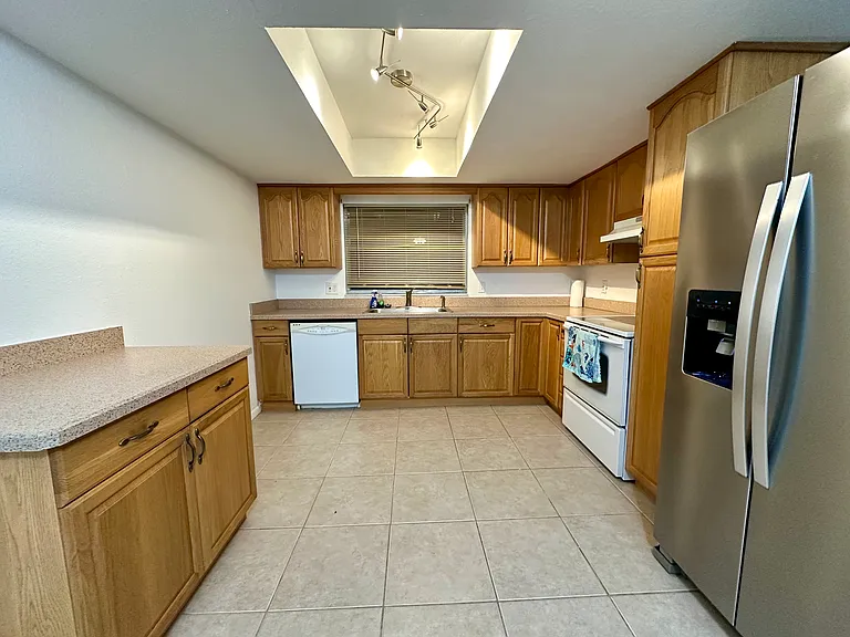 2034 Los Lomas Dr — Photo 6