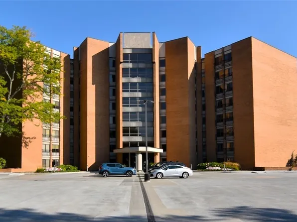 22500 Lake Rd APT 202, Rocky River, OH 44116