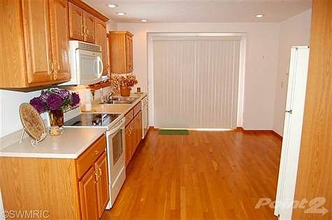 4th image of 61316 Mary Lou Ln