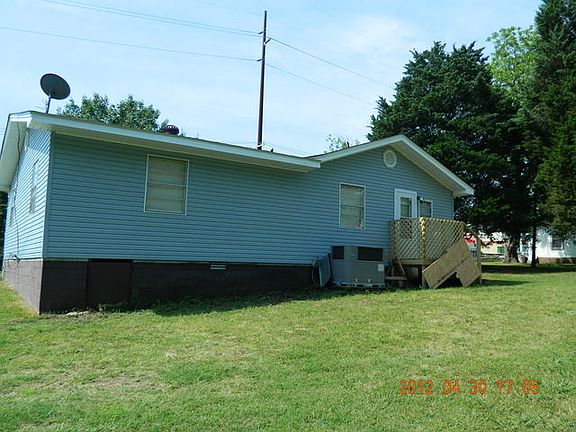 5th image of 1310 W Oakland St