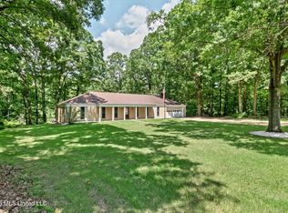 6090 Northwood Dr, Olive Branch, MS 38654