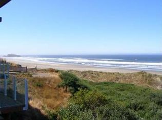2776 Colony Cir, Bandon, OR 97411