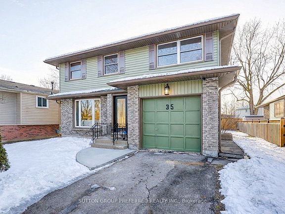 2nd image of 35 Rostherne Cres