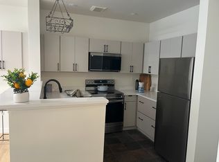 2414 1st Ave APT 320, Seattle, WA 98121