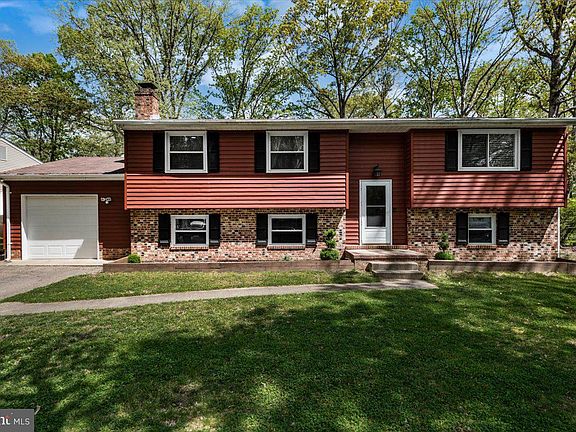2nd image of 5523 Peters Ln