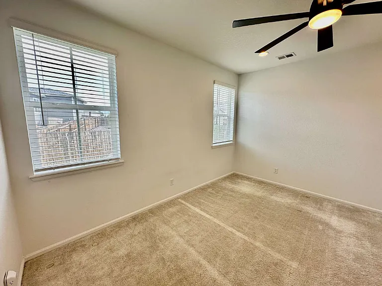 3983 Castle Vista Dr — Photo 17