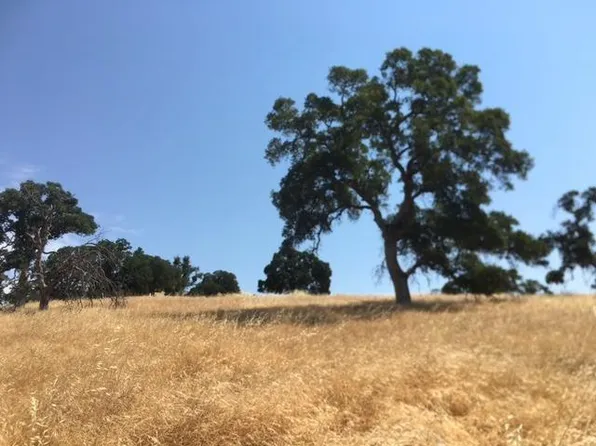 9424 Banderilla Dr, La Grange, CA 95329