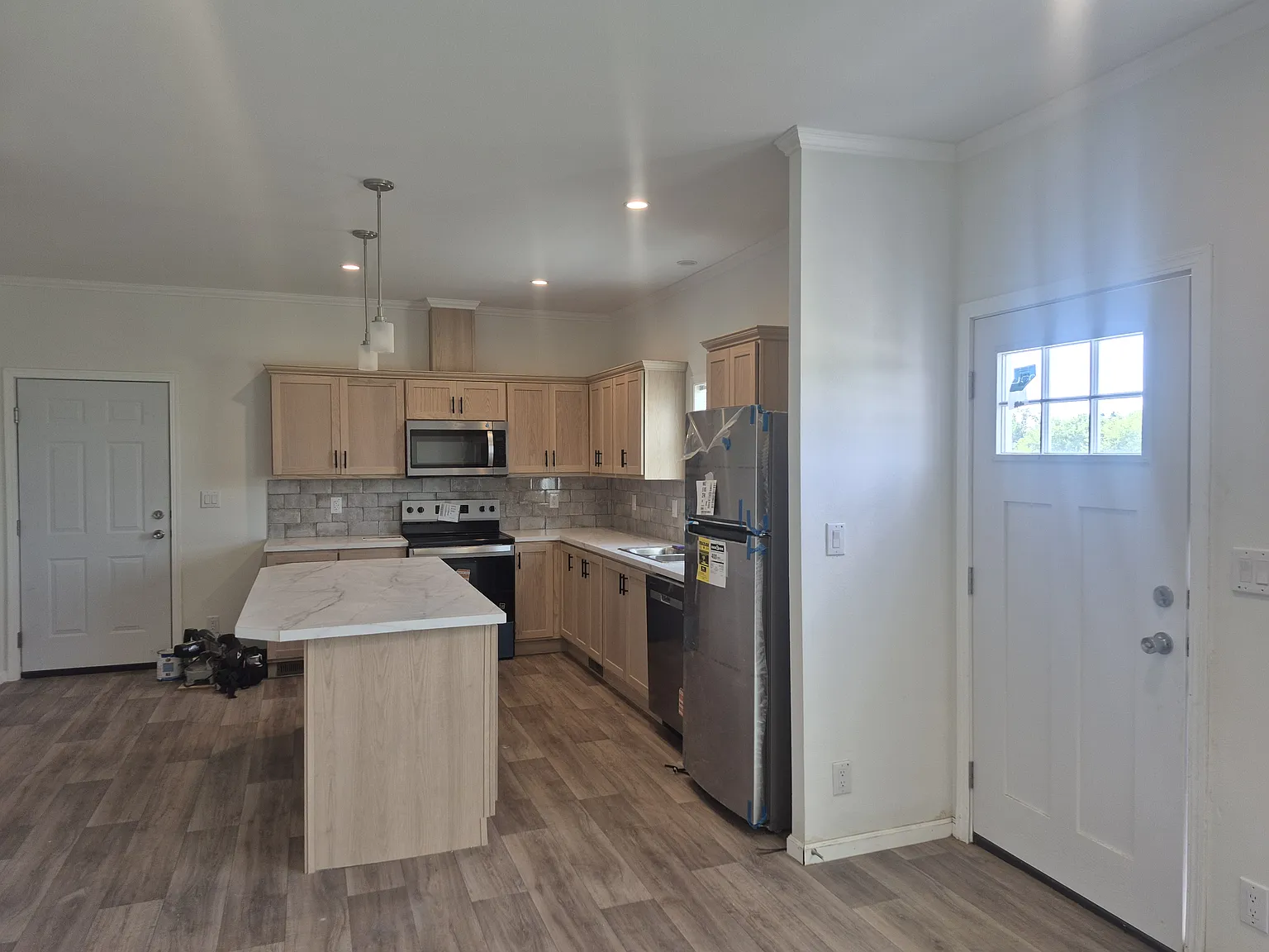 2 bed, 900 sqft, $1,400 — Photo 2