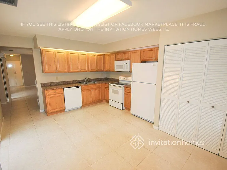 355 Prestwick Cir #3 — Photo 3