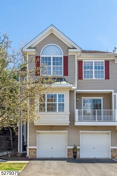 102 Lakeview Ct