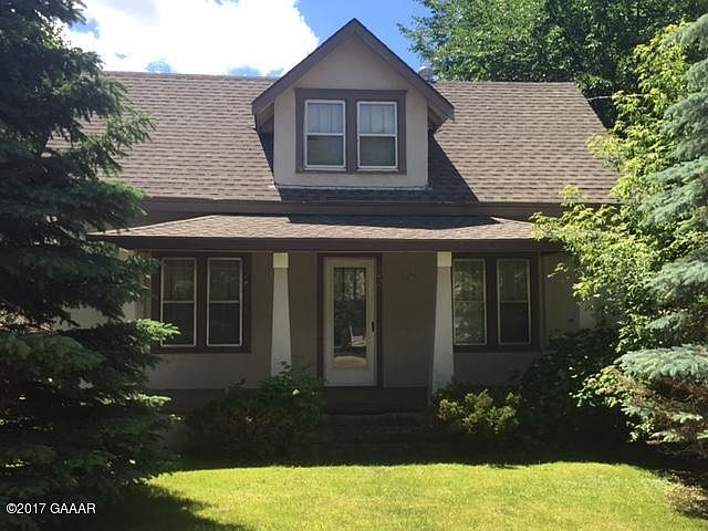 1st image of 222 10th Ave E