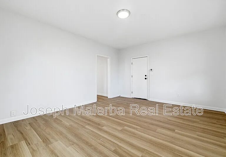 848 Bank St — Photo 26