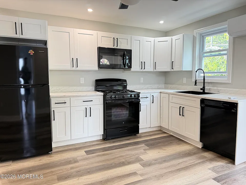 168 Chelsea Ave #3