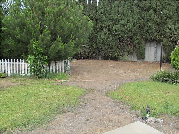 3rd image of 1545 E Dana Pl