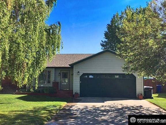 2nd image of 3906 Tam O Shanter Dr