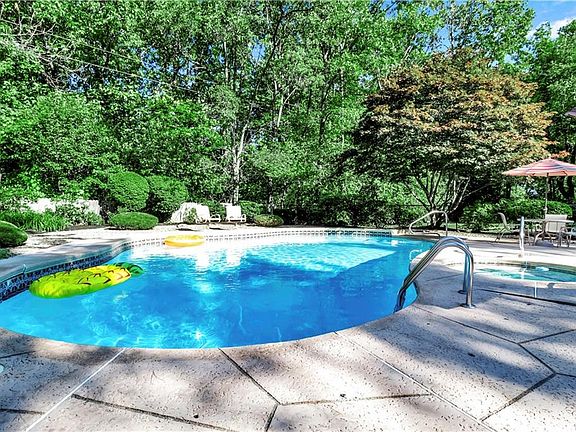 3rd image of 29 Melant Dr