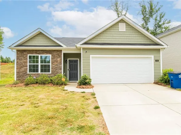 1995 Longshadow St, Rural Hall, NC 27045