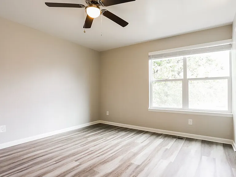 3907 S Halifax St — Photo 10