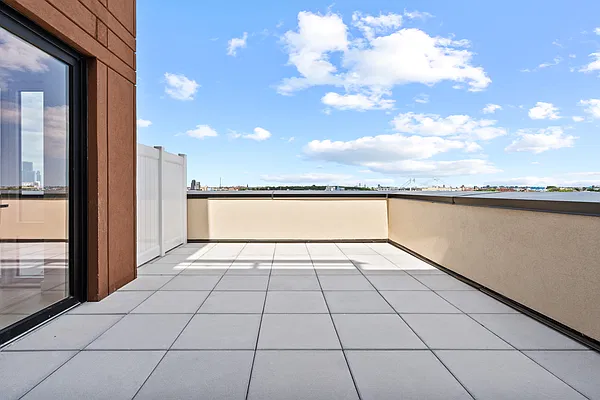 Rented by Reavis | media 9