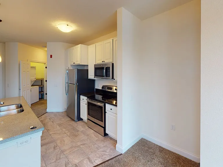 Delafield Woods Apartments — Photo 66