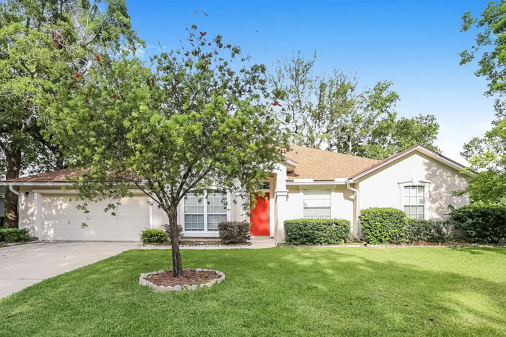 4 bed, 2.0 bath, 1872 sqft, $2,185 — Photo 1