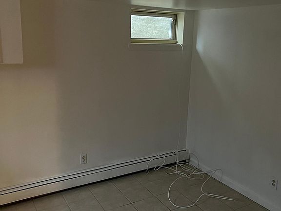 5th image of 823 Parker St Floor 1