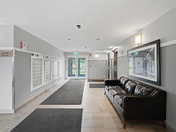 4th image of 20 N Seton Park SE #413