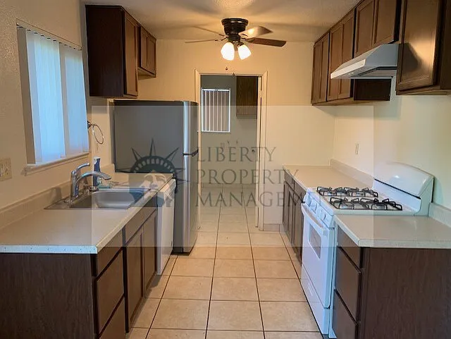 708 N Church St #5 — Photo 3