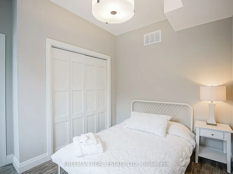 50 Russell St #2 — Photo 14