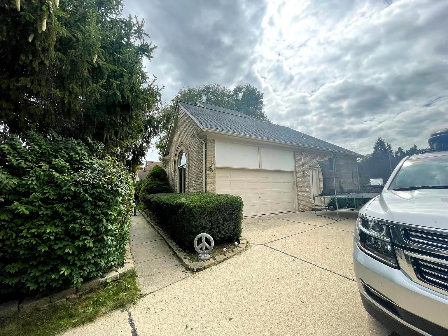 4 bed, 3.5 bath, 3200 sqft, $3,750 — Photo 3
