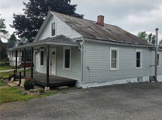124 Mount Air Rd, New Castle, PA 16102