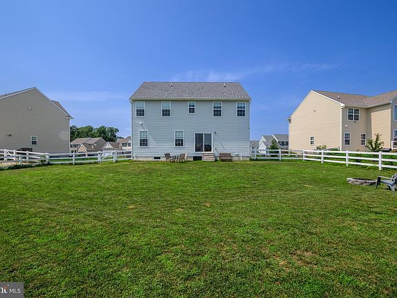 3rd image of 211 Gardenbrook Dr