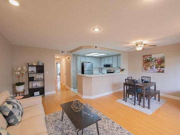 5th image of 35 Cherry Crest Ln