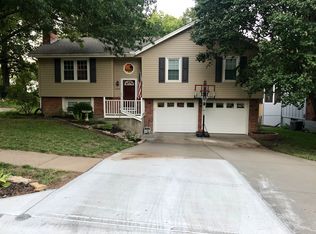 916 NE 87th Ter, Kansas City, MO 64155