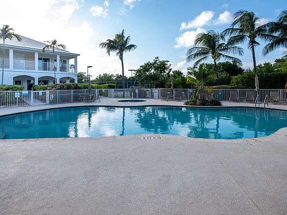 3rd image of 101 Gulfview Dr APT 103