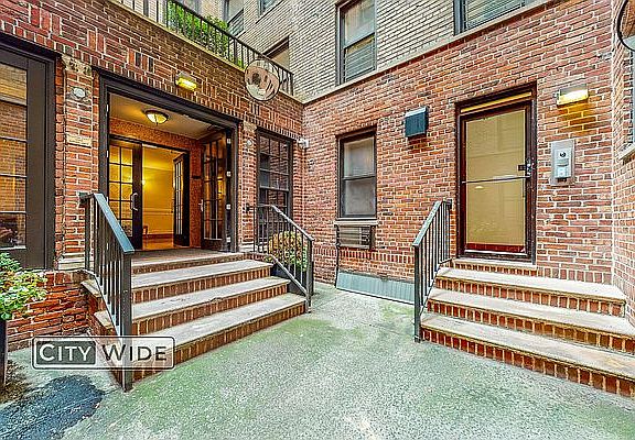 5th image of 30 Charlton St APT 2I