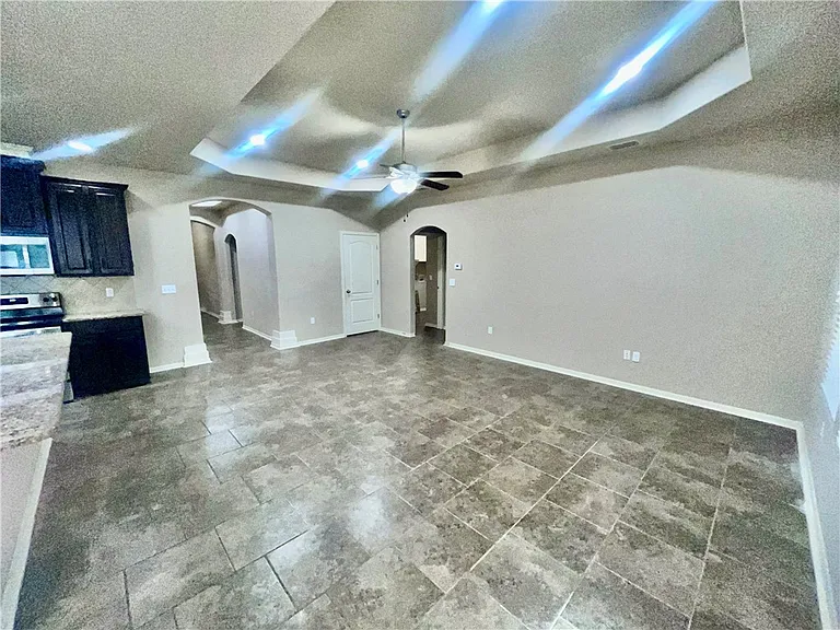 2113 Anacua St — Photo 9