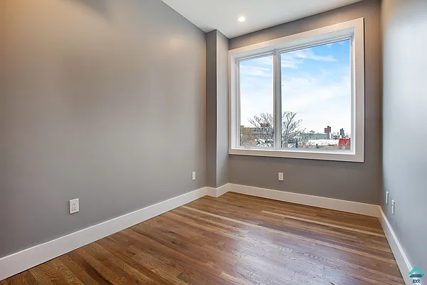 Rented by EXR | media 23