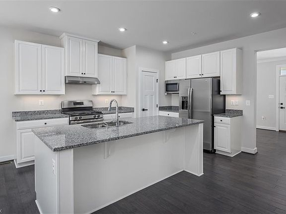 2nd image of 125 Lakeland Way