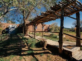 337 Espinoza Rd, Ranchos De Taos, NM 87557