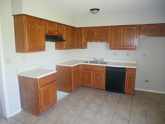4th image of 7441 Cliffwood Dr