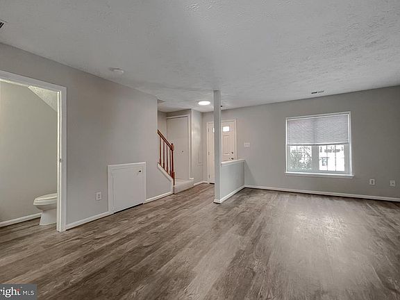 4th image of 4232 Drake Ct